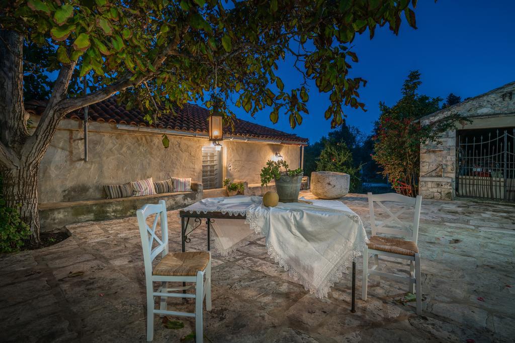 Bratis Holiday Home Каллифея Экстерьер фото